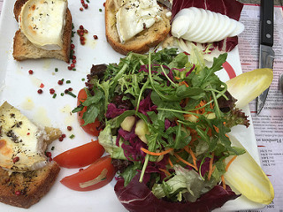 Salat mit Ziegenkäse - Restaurant Au Gutenberg, Straßburg